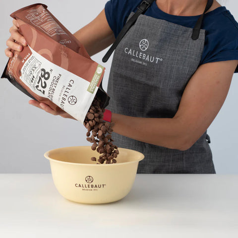 Callebaut 823 Finest Belgian Milk Chocolate Couverture Callets 33.6% Cocoa 1kg