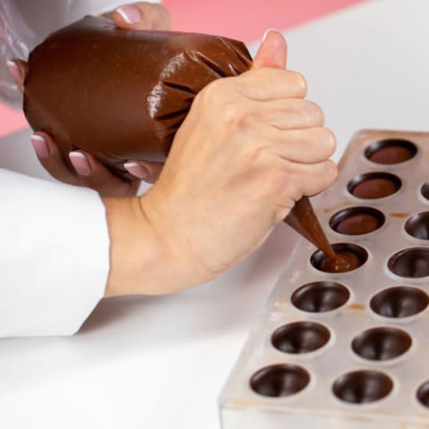 Callebaut 823 Finest Belgian Milk Chocolate Couverture Callets 33.6% Cocoa 2.5kg