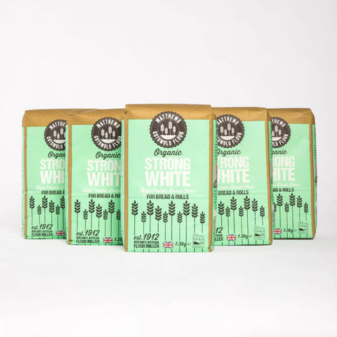 Matthews Cotswold Organic Strong White Flour 5 x 1.5kg